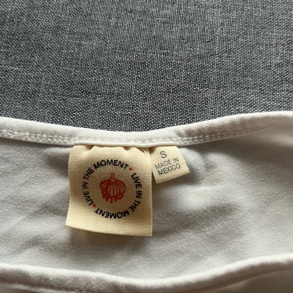 white tee - Picture 2 of 2